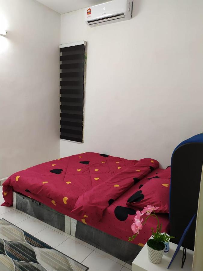 Anggun Homestay Сери-Искандар Экстерьер фото