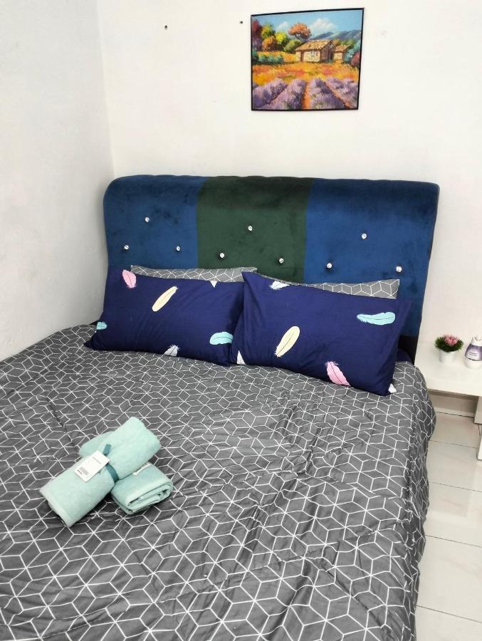 Anggun Homestay Сери-Искандар Экстерьер фото